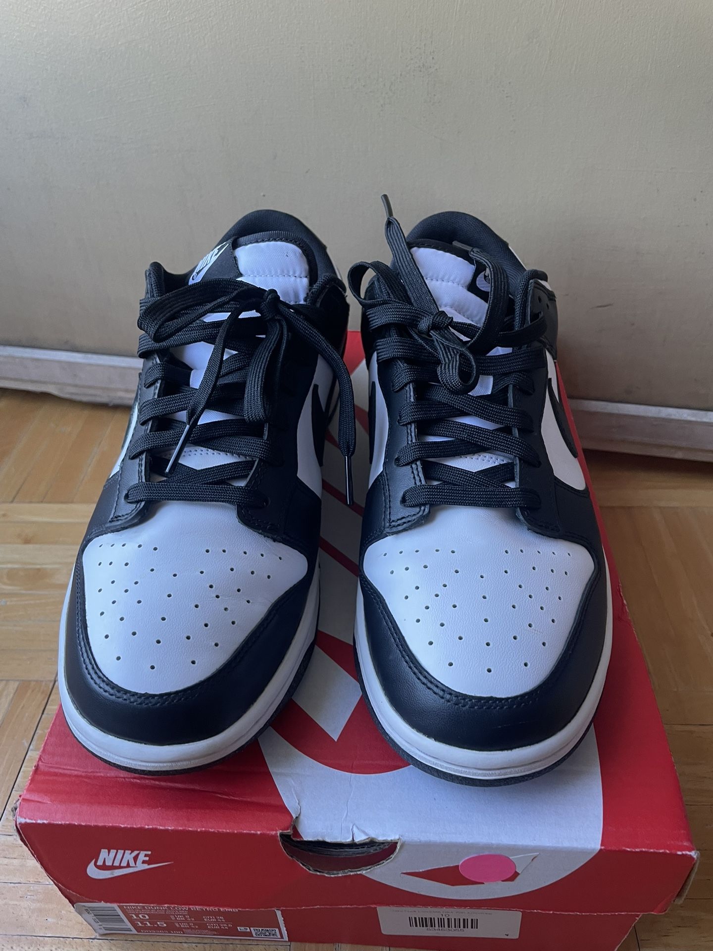 Nike Dunk low Pandas sz10