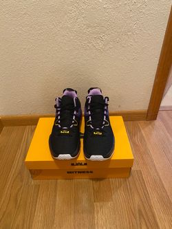 Lebron Witness VII Sneakers - Size 10.5