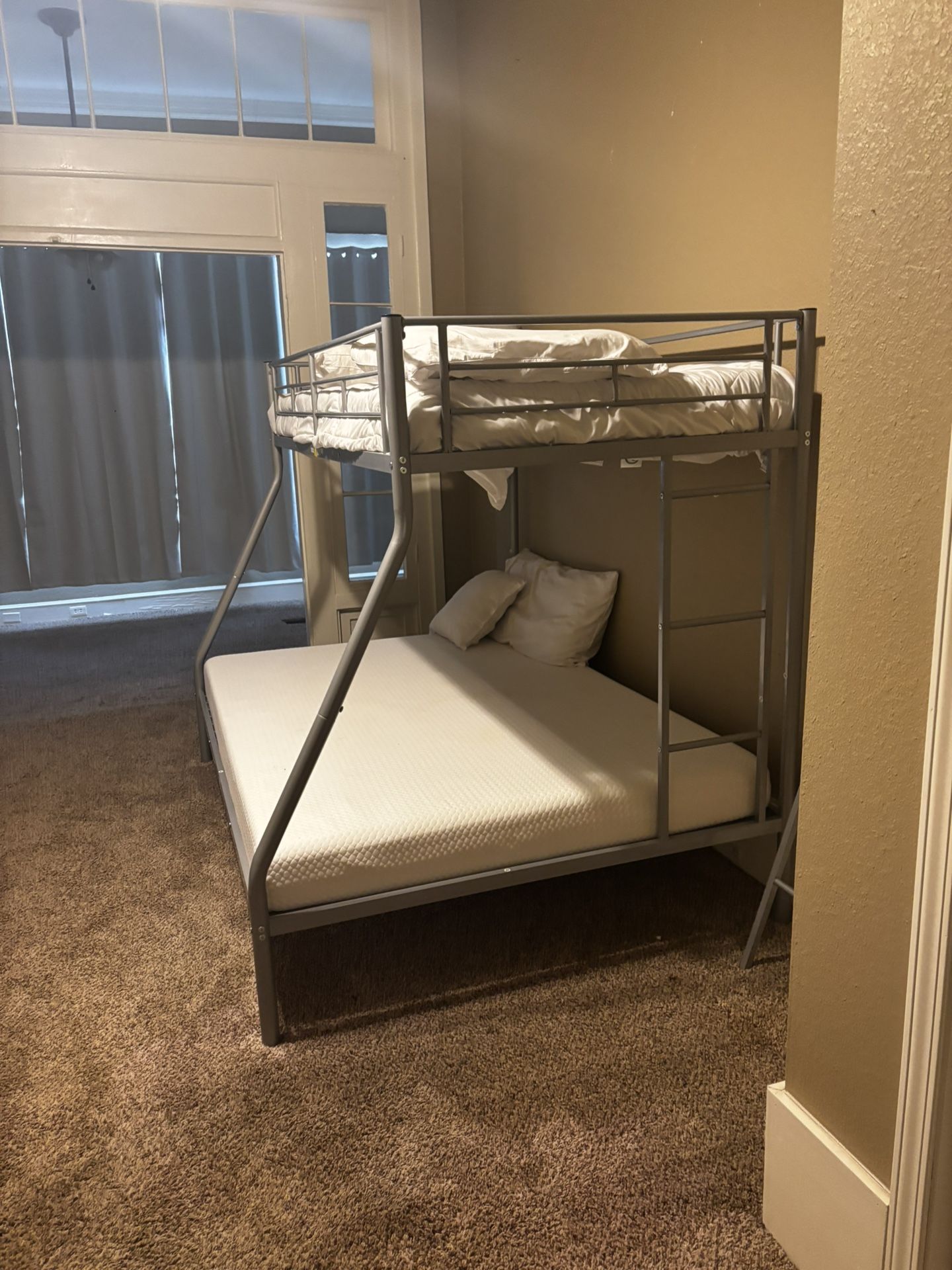 Twin Over Full Bunk Bed 