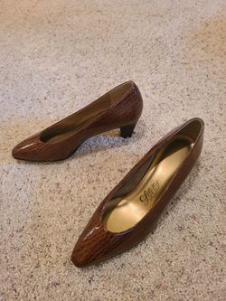 Ladies life stride Size 7