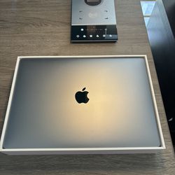 MacBook Air M1 (Apple Care To August 2026)