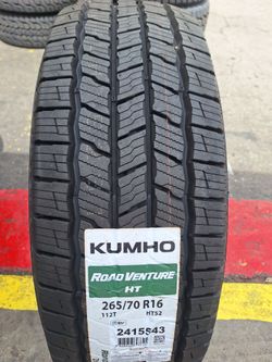 Kumho Road Venture HT 265/70/16 Tire