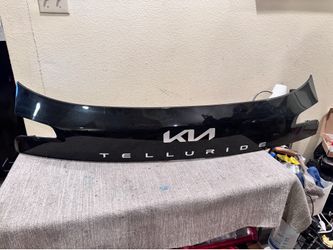 2020 to 2022 KIA TELLURIDE LIFTGATE MOLDING