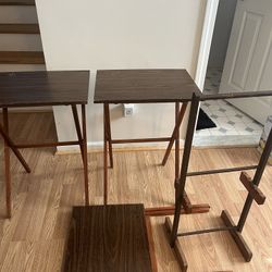 3 FOLDING TRAY TABLES AND STAND. 🍽️🍽️.  FAIR CONDITION   ONE NEEDS TO BE TIGHTENED.   BEST OFFER FOR ALL💰