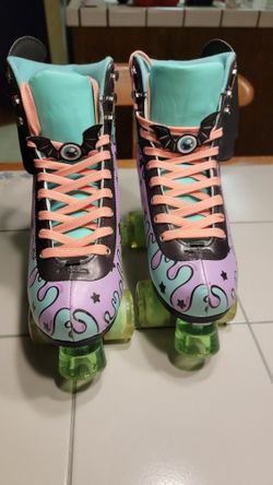 Woman's Roller Skates / Quads - Size 7- BRAND NEW