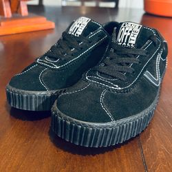 VANS ‘Off the Wall’ Women’s Black with White stitch Shoes -Size Women’s 7 / or Men’s 5.5