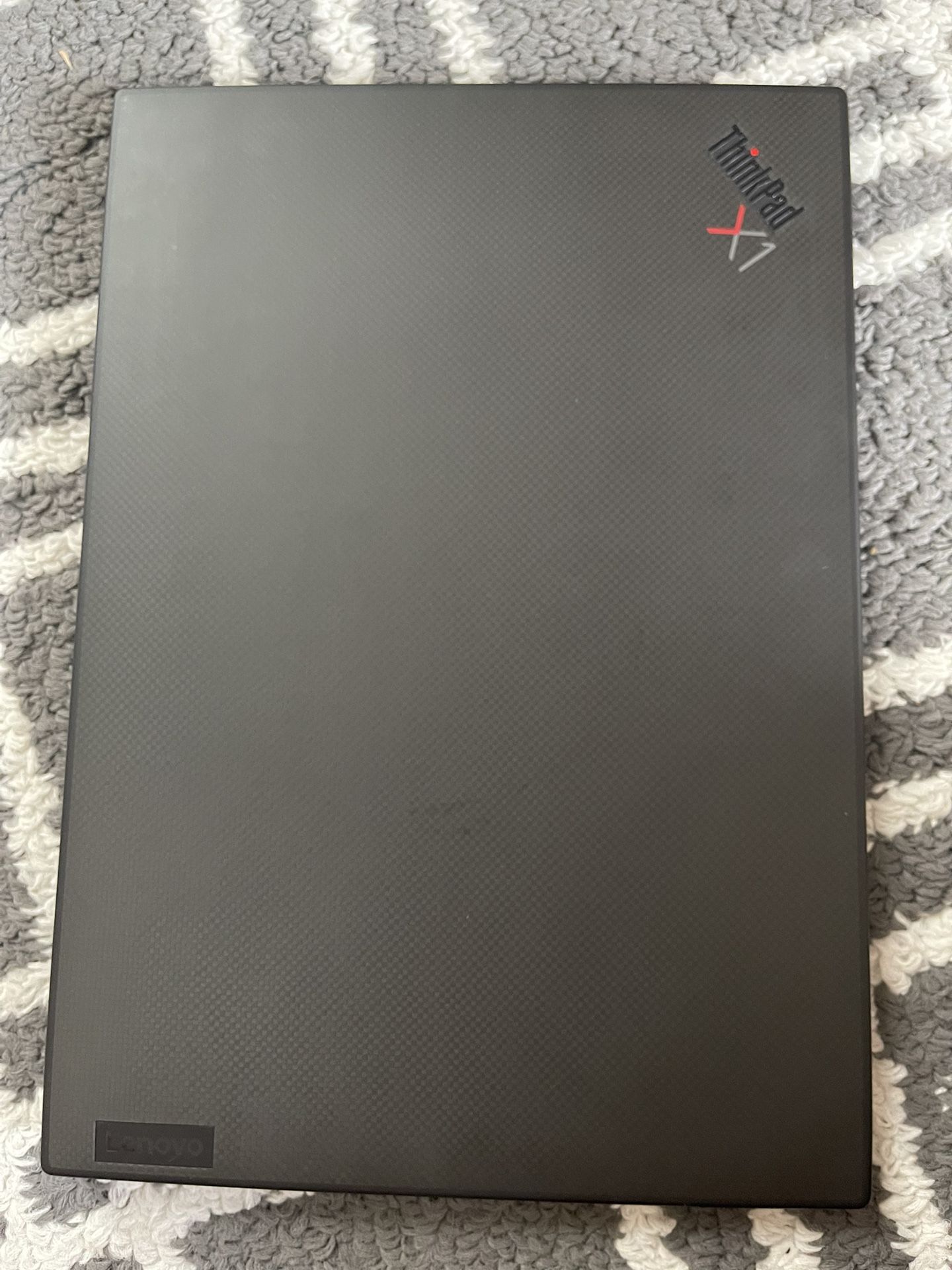 Mint condition Lenovo x1 9th gen i7 512 ssd 16gn 4K fully working