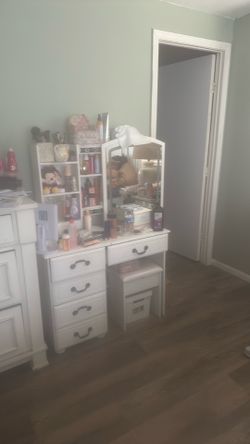 Women’s vanity