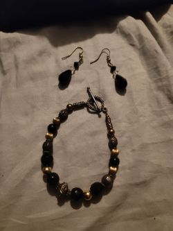 Black and Gold Beaded Bracelet and Earring Set