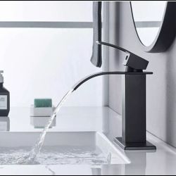 BATHROOM FAUCET