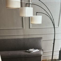 FLOOR LAMP