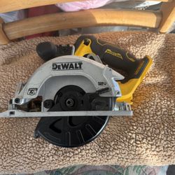 Dewalt Saw