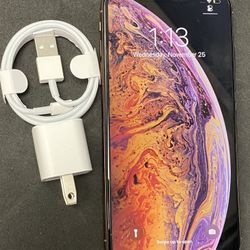 Factory unlocked iPhone XS Max 64 gb sold with warranty 