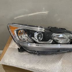 2016-2017 Honda Accord Right Headlight 