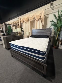 4 PC QUEEN BEDROOM SET