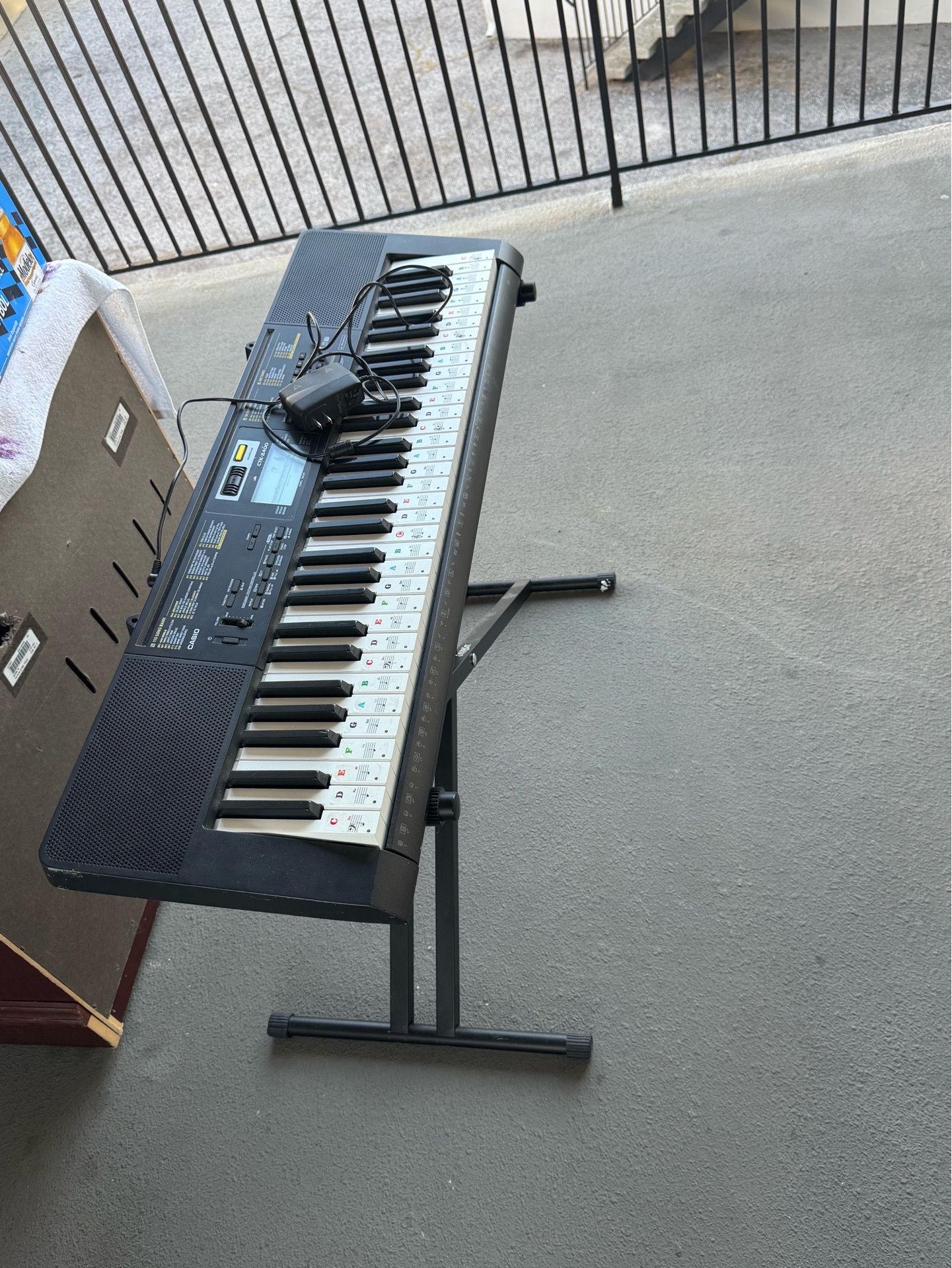 Keyboard + stand and seat included!