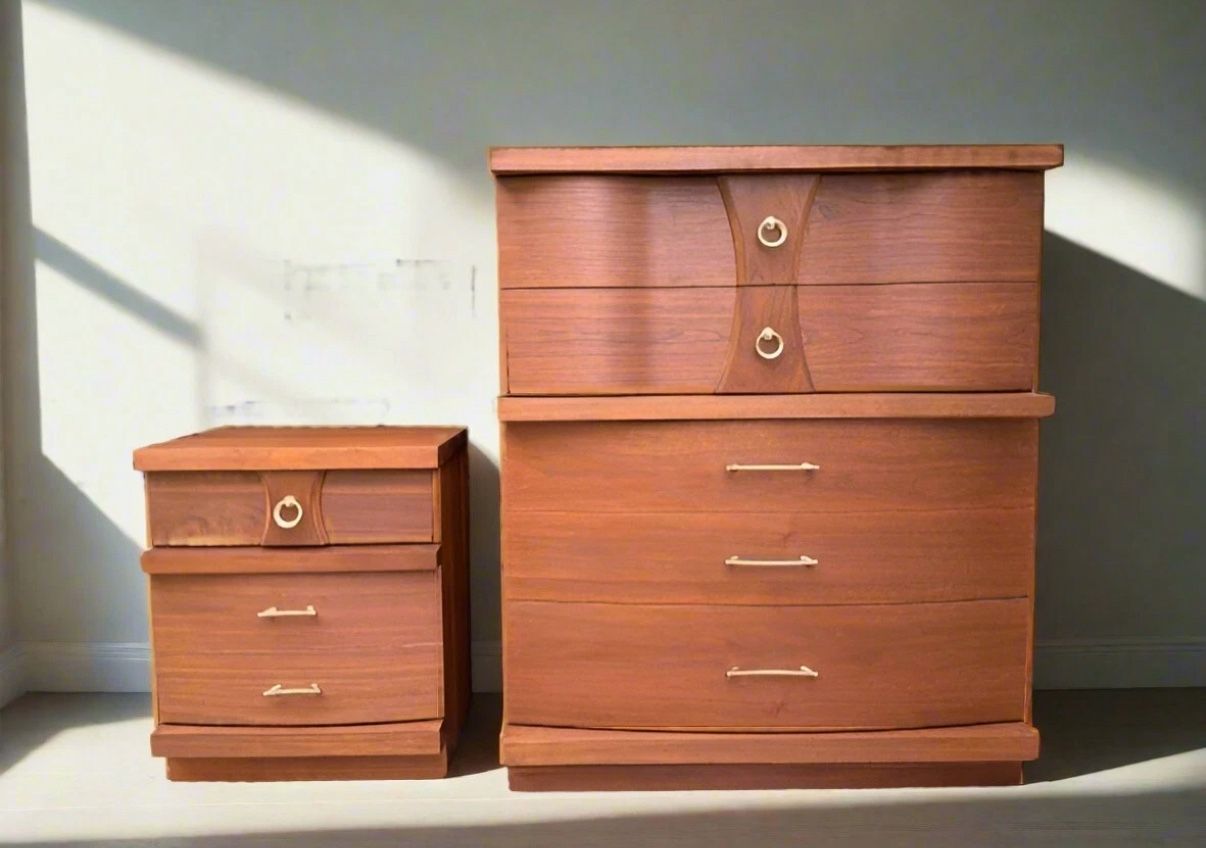 1960’s Refurbished mid Century Modern Dresser And Nightstand 