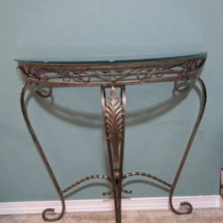 Side Or Entry Table 
