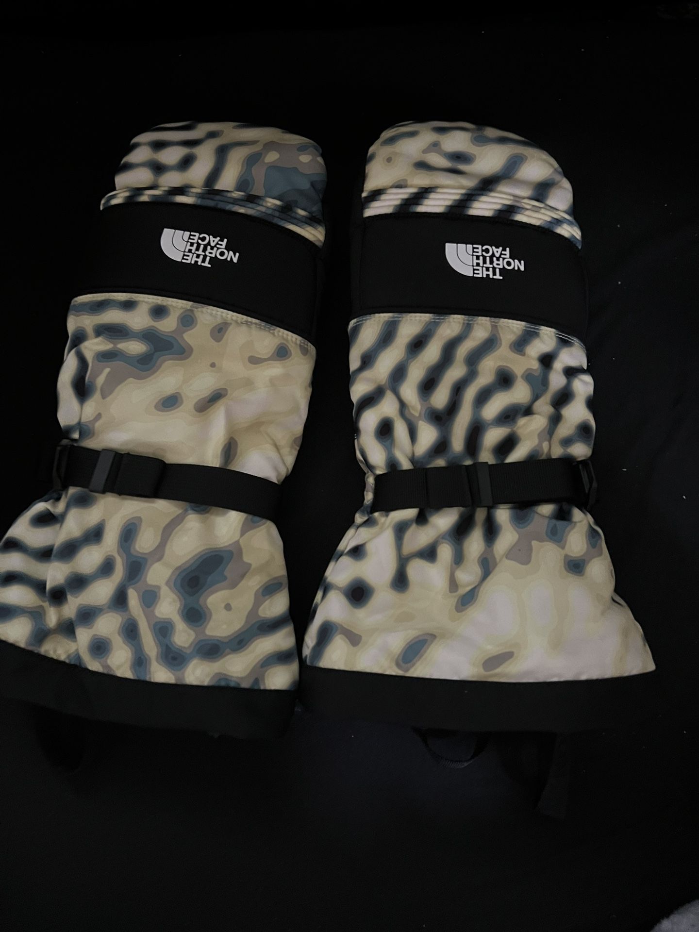 Brand New North Face mittens