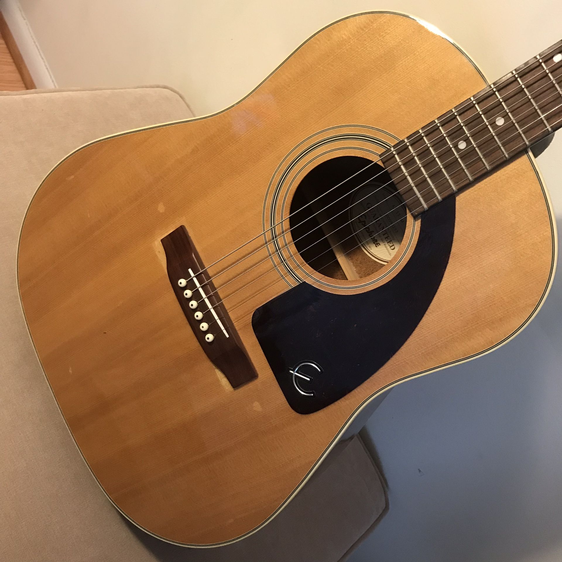 美品❗️弾きやすさ抜群‼️EPIPHONE（エピフォン）AJ-15 NA