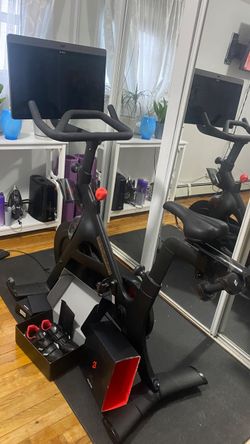 Peloton Bike Plus 2022 - About 6 Rides - Jamaica, NY