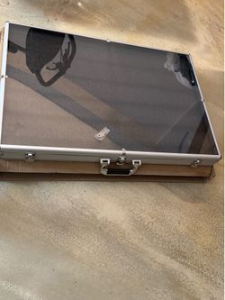 NEW Aluminum Locking Trading Card Display Case – 34" Silver