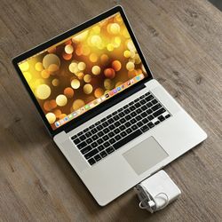 15” MacBook - 2.7ghz i7 - 500gb SSD