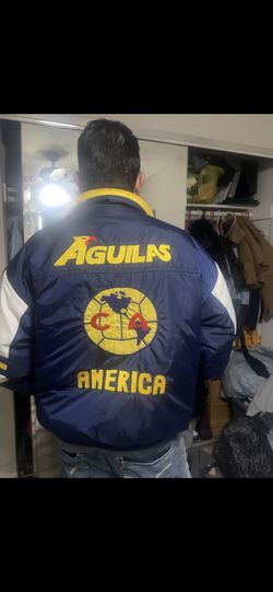 chamarra america size  L en buenas. condiciones 