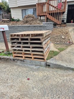 Lot of Used Wooden Pallets