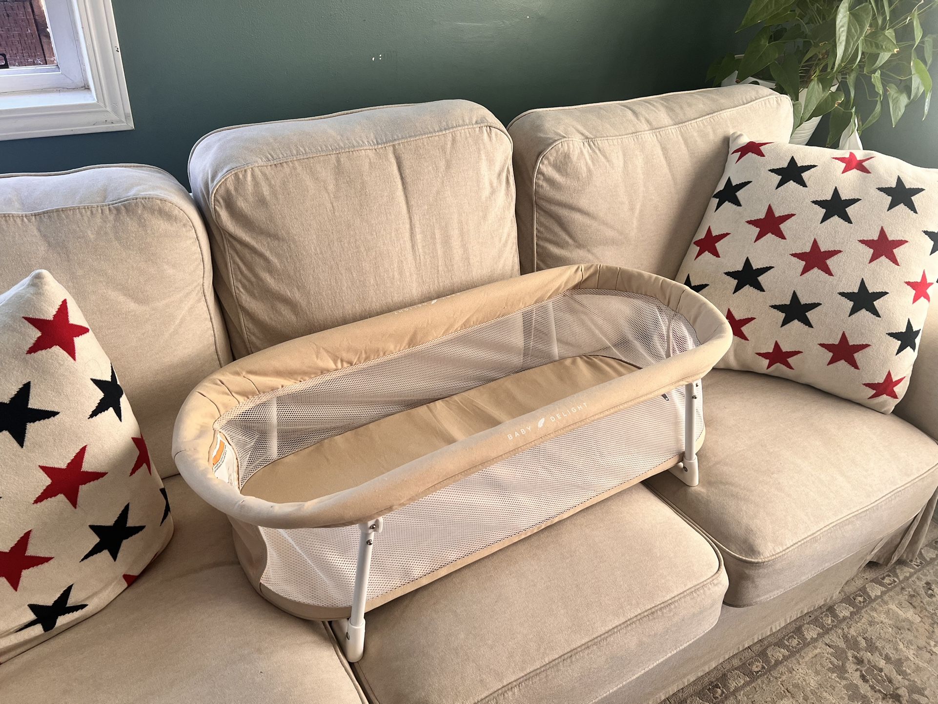 Baby Delight Snuggle Nest Bassinet .