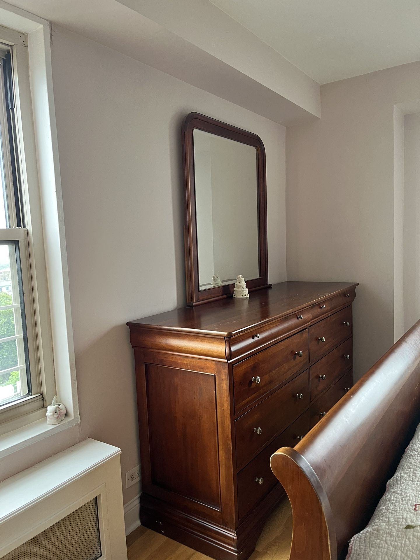 A Bed Room Set For Sale