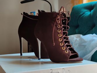 Mossimo Brown shoe boots