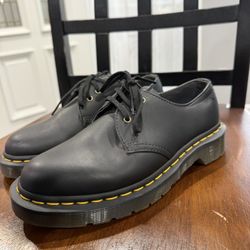 Dr. Martins 1461 Vegan Size 5 Men