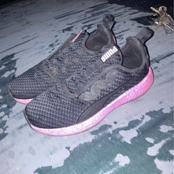 New Women’s Puma Running Shoe (7.5)