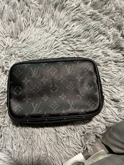 Authentic Louis Vuitton Men’s Toiletry