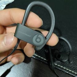 Powerbeats 3