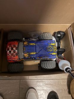 1/10 nitro RC truck  practically brand new