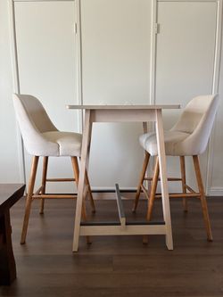 Dinning Table | Kitchen Table | Bar Height Table | Free Chairs