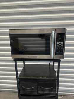 Black+Decker 0.7 cu ft Microwave