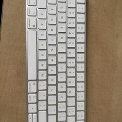 Apple Magic Keyboard 