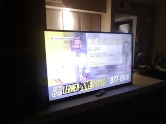 Large Flat Screen LED TV 32"