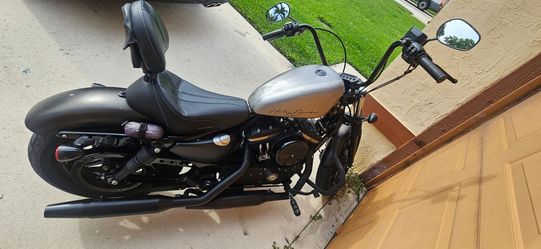 Harley-Davidson Sportster Iron 883  Motorcycle