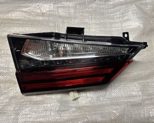 2016 UP 2022 LEXUS RX350 TAILLIGHT 