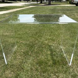 Large acrylic table 