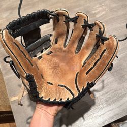 Heart Of The Hide Baseball Glove