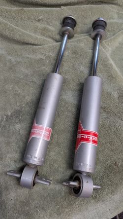 64 to 72 CHEVELLE KYB FRONT GAS SHOCKS EL CAMINO SS CAMARO NOVA 442 GTO GS