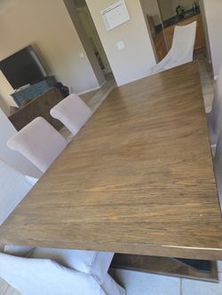 Free Table Hazelnut Woods Brown