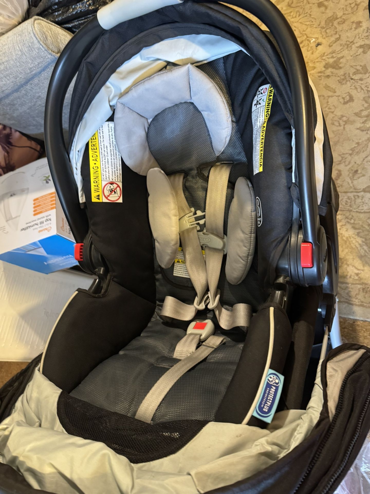 gold evenflo 360 Revolve360 Slim 2-in-1 Rotational Convertible Car Seat with SensorSafe Blade Finish:Gold Blade Marc Jacobs The Jacquard time alerts for potential dog mom