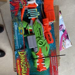 Nerf DinoSquad Tricera-blast Blaster Break-Open 3-Dart Loading