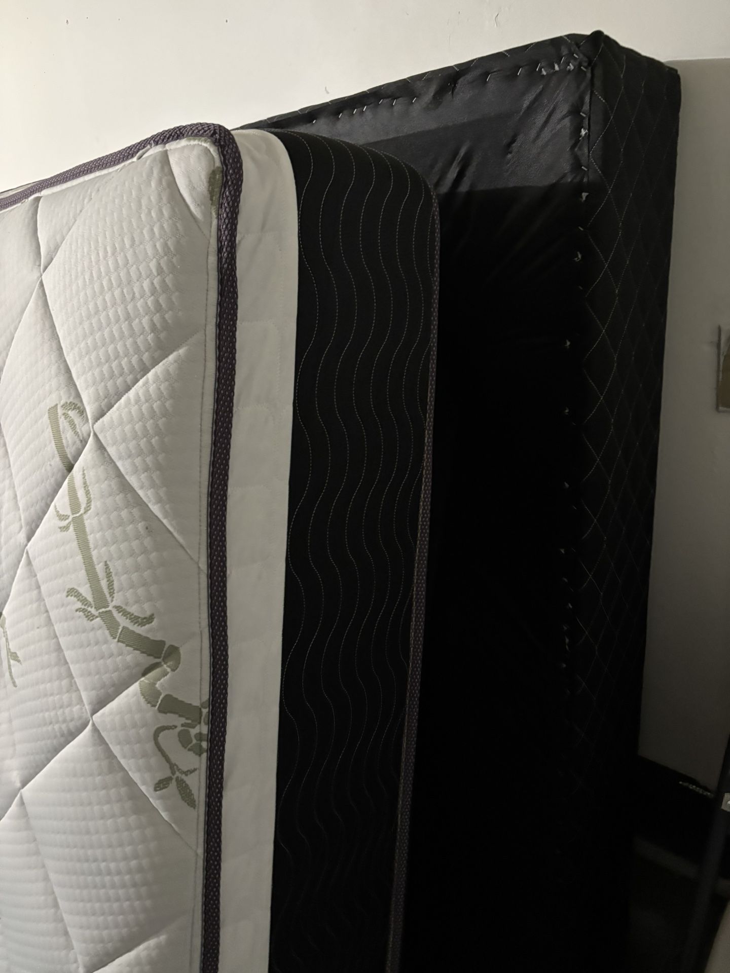 Queen Bed 